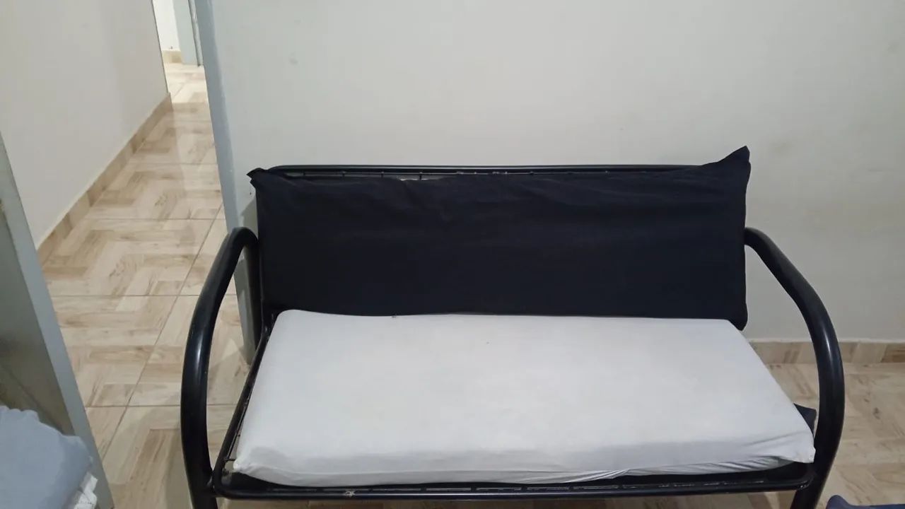 Criado mudo e sofazinho  - Foto 2