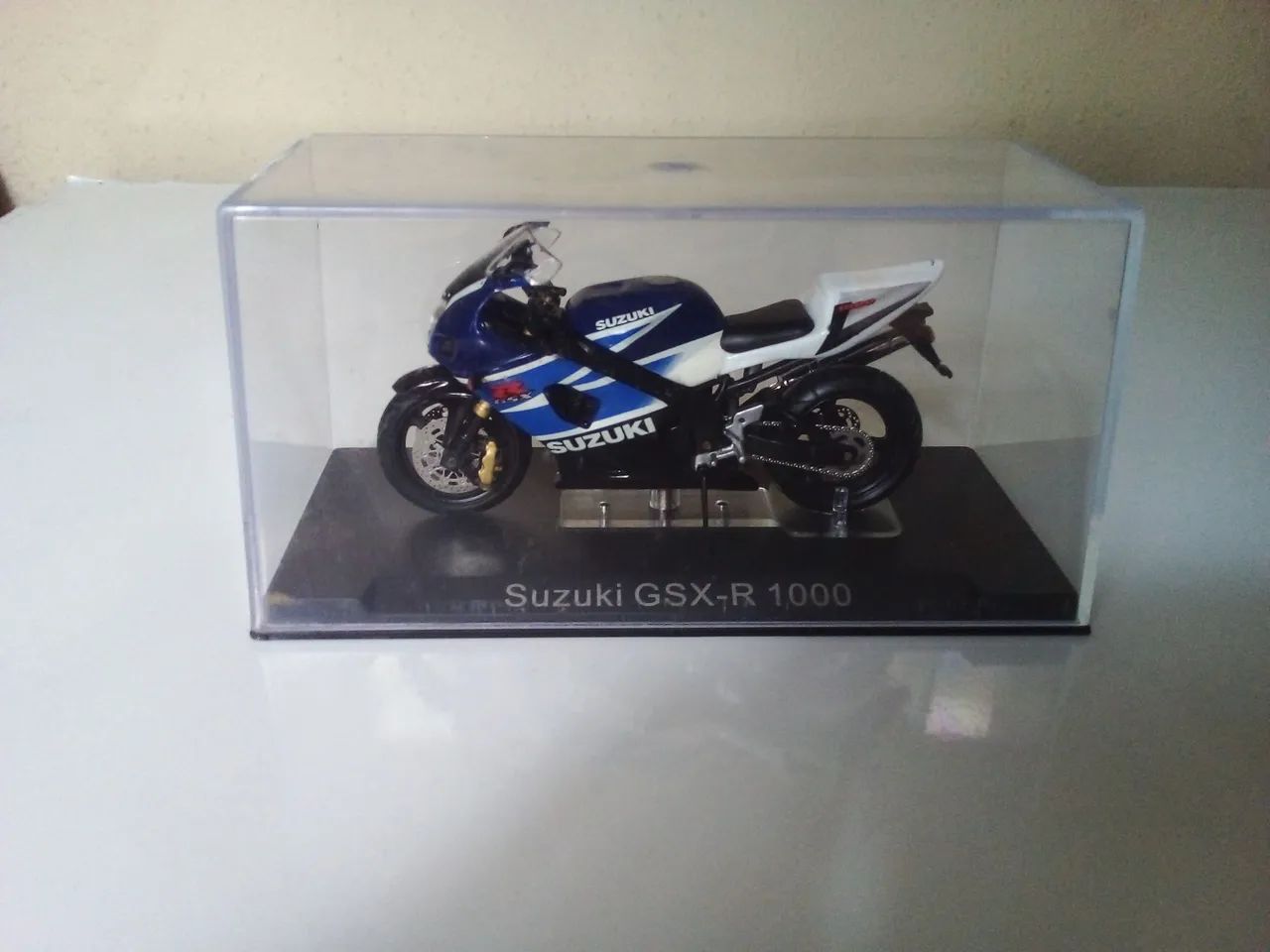 Miniatura Suzuki GSXR 1000 1:24