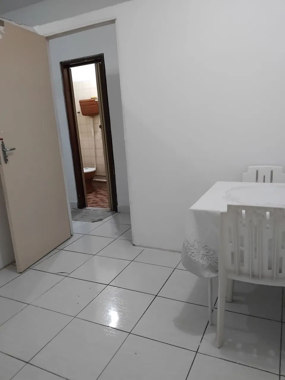 Alugo Quitinetes no centro - Foto 2