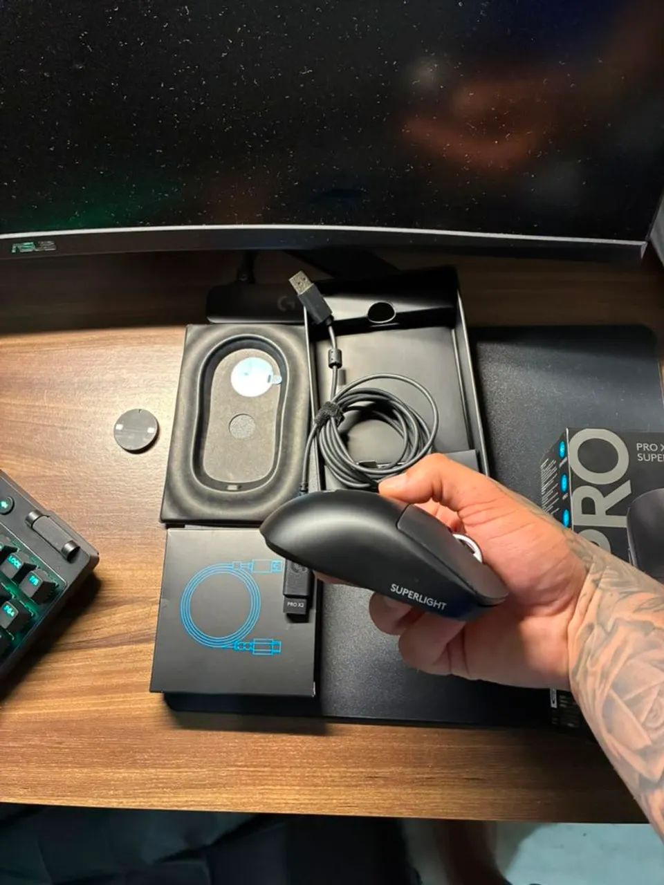 Mouse Logitech G Pro X Superlight 2 (3 MESES DE USO NOVO) - Foto 3