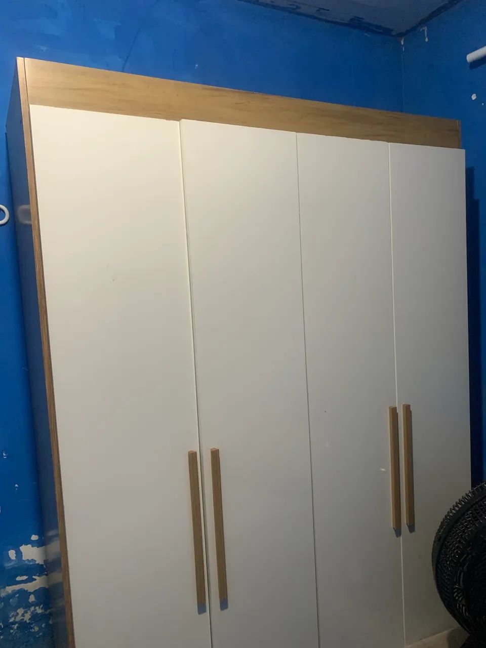 Guarda roupa semi novo