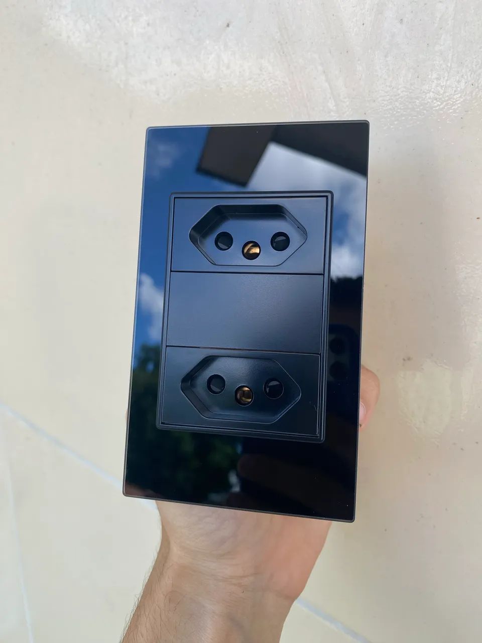 Tomada Dupla de Embutir Vidro Temperado Black 20A (Nova) - Foto 3