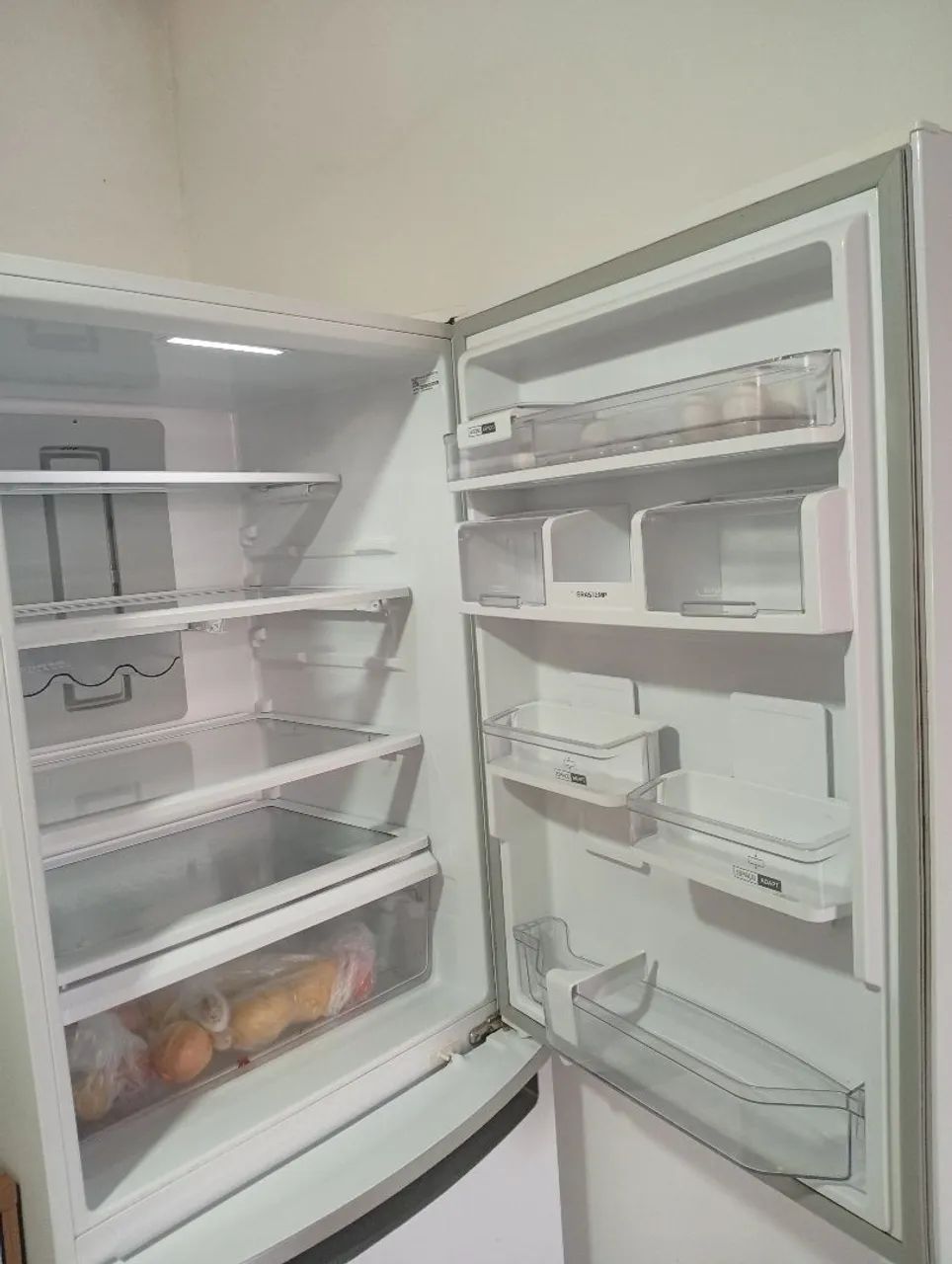 Geladeira: Brastemp Inverse 447 litros, branca em ótimo estado de conservação 