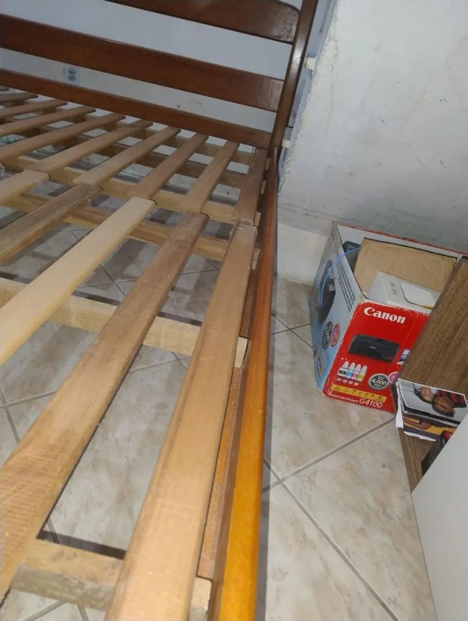 Vendo cama de casal Madeira - Foto 3