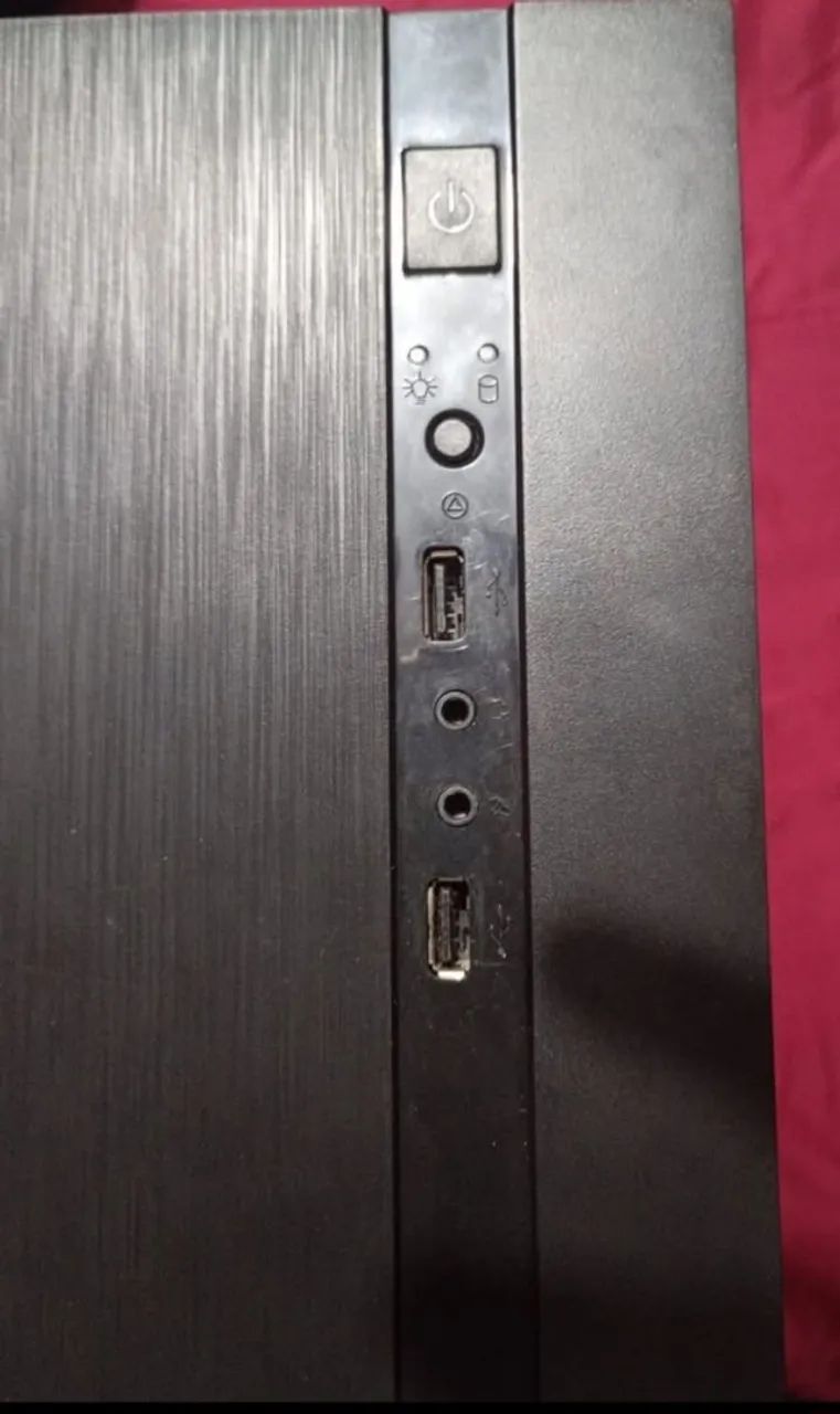 Gabinete funcionando perfeitamente  com fins rgb