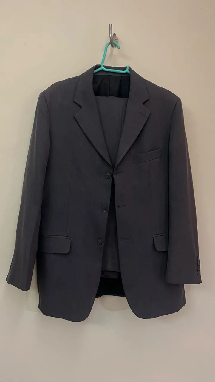 Terno cinza escuro - tamanho 48 Blazer e 46 calça