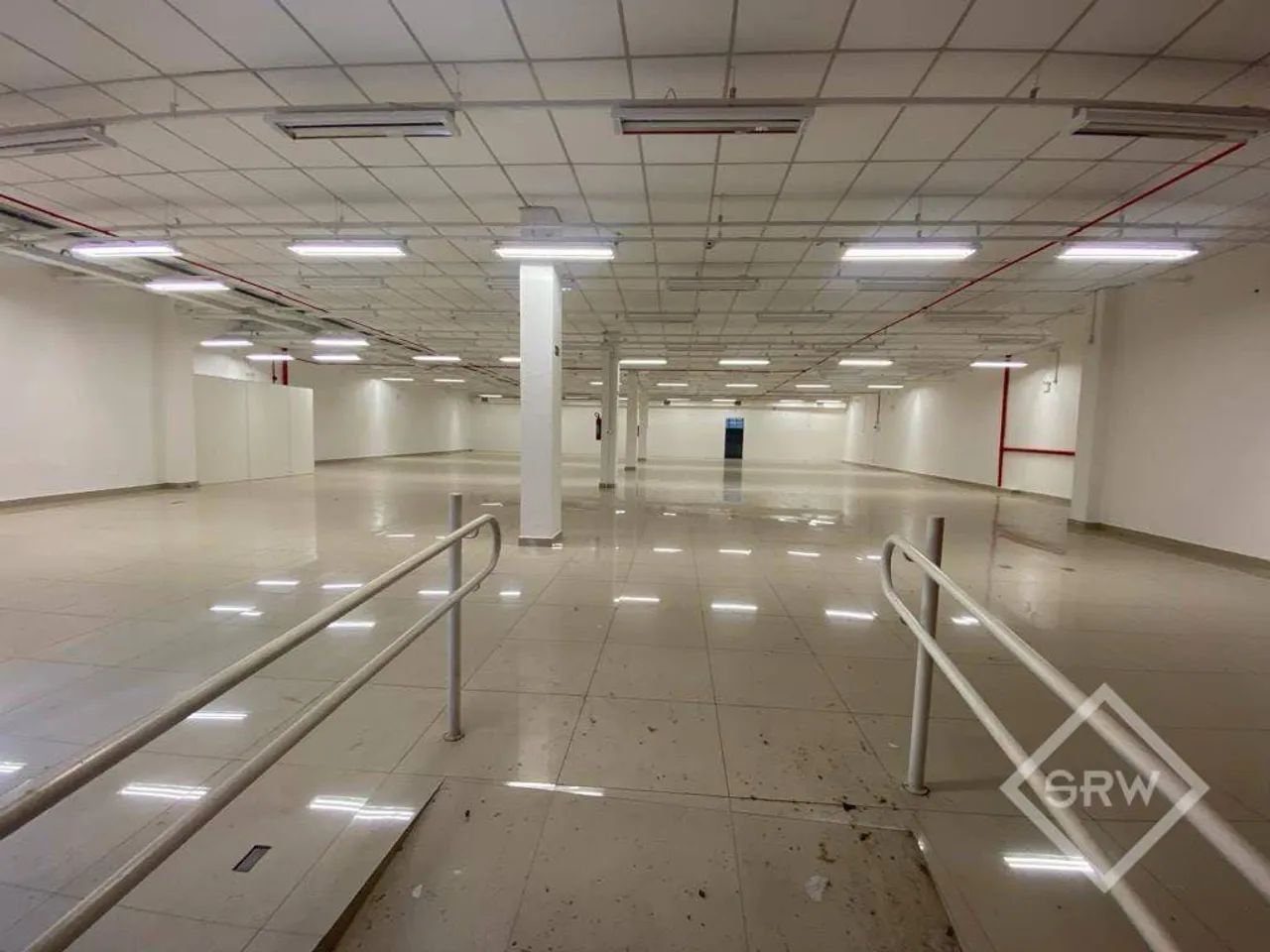 SALÃO PARA LOCAÇÃO, 1200 M² - CENTRO - AMPARO. - Foto 3