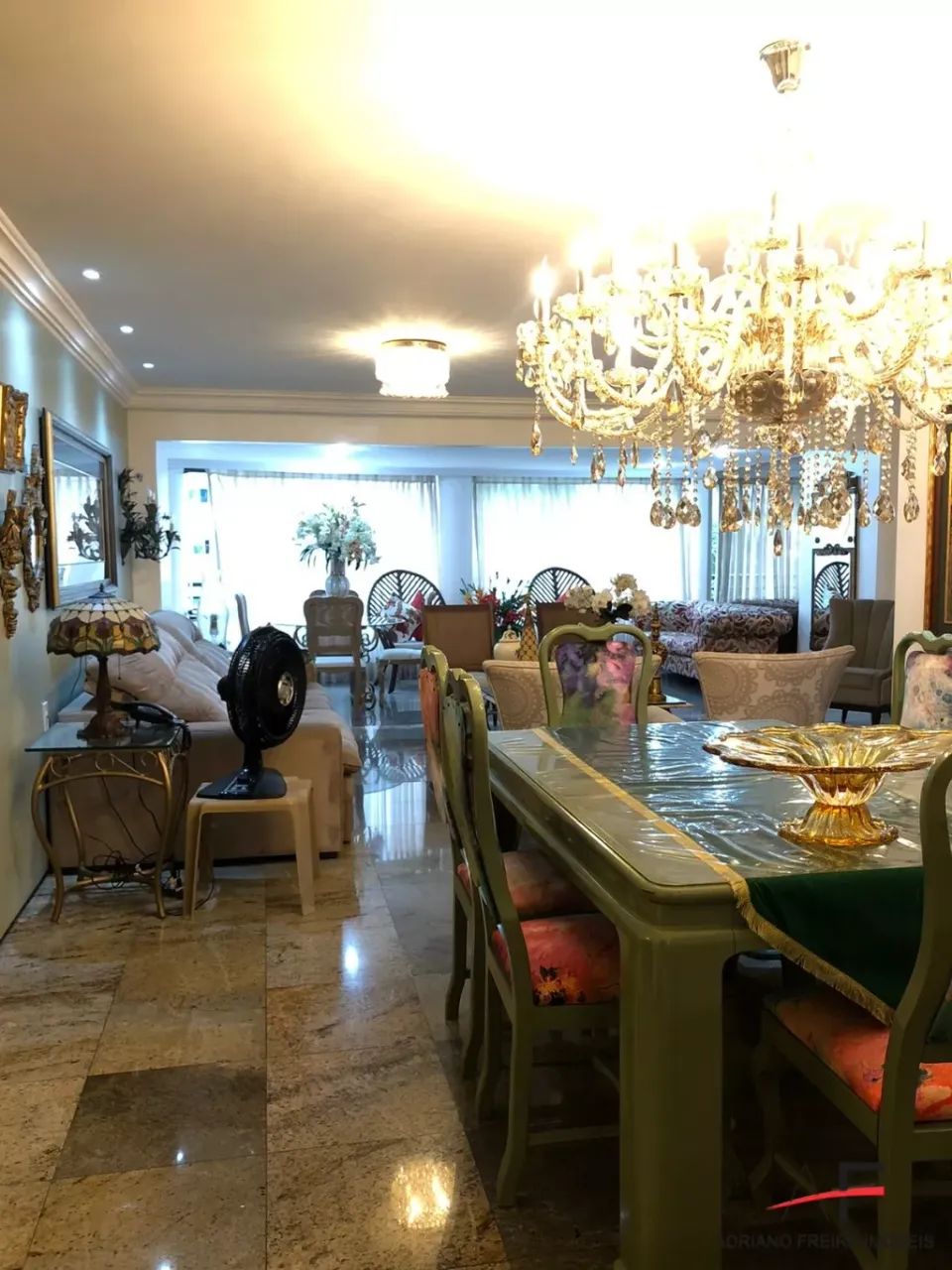 Apartamento Mobiliado com 3 quartos para venda no Meireles