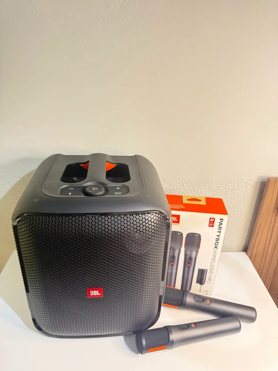 Caixa JBL com microfone  - Foto 2