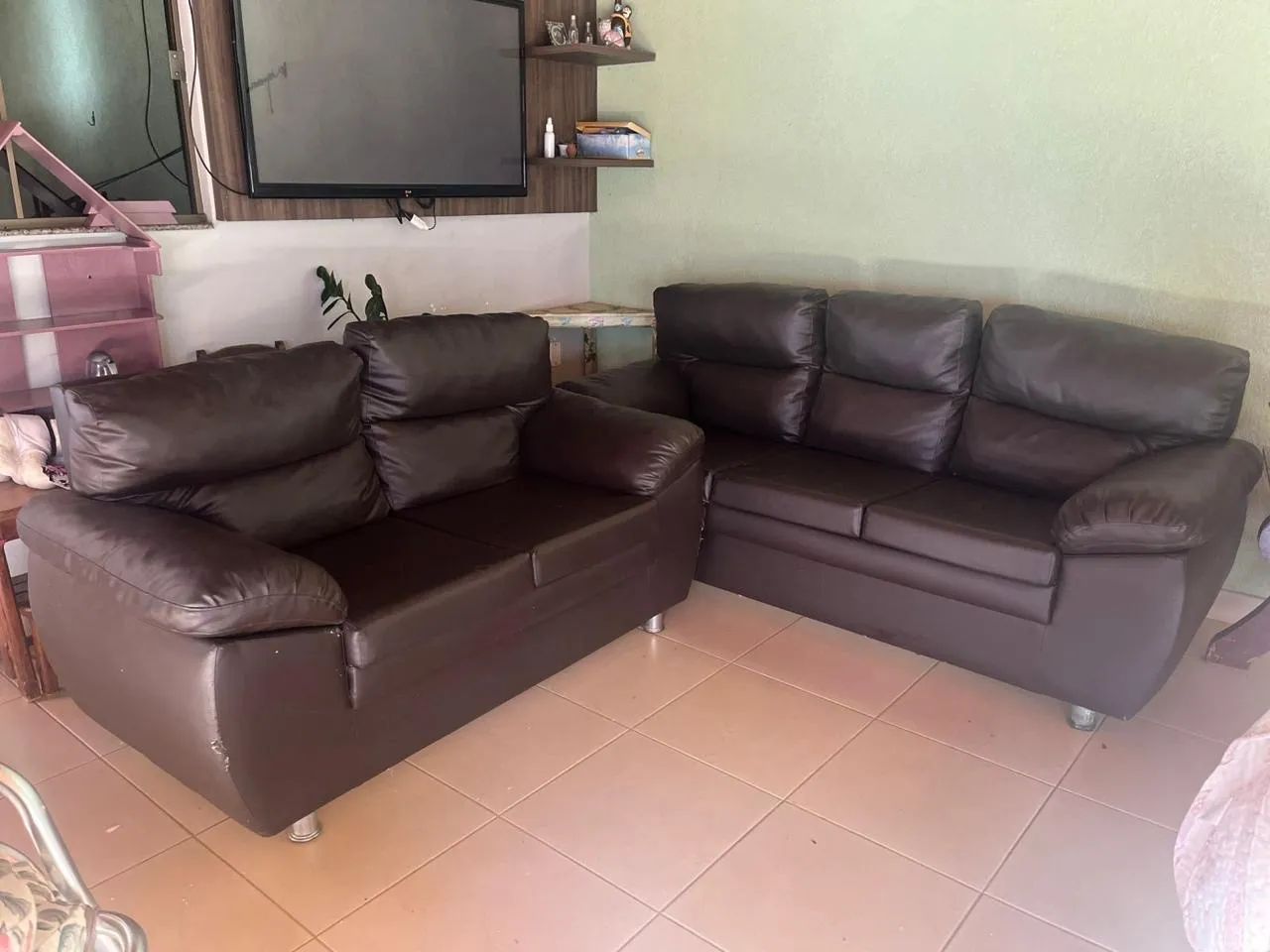 Vende-se Sofá 2 e 3 lugares em ótimo estado - Muito confortável - Foto 3