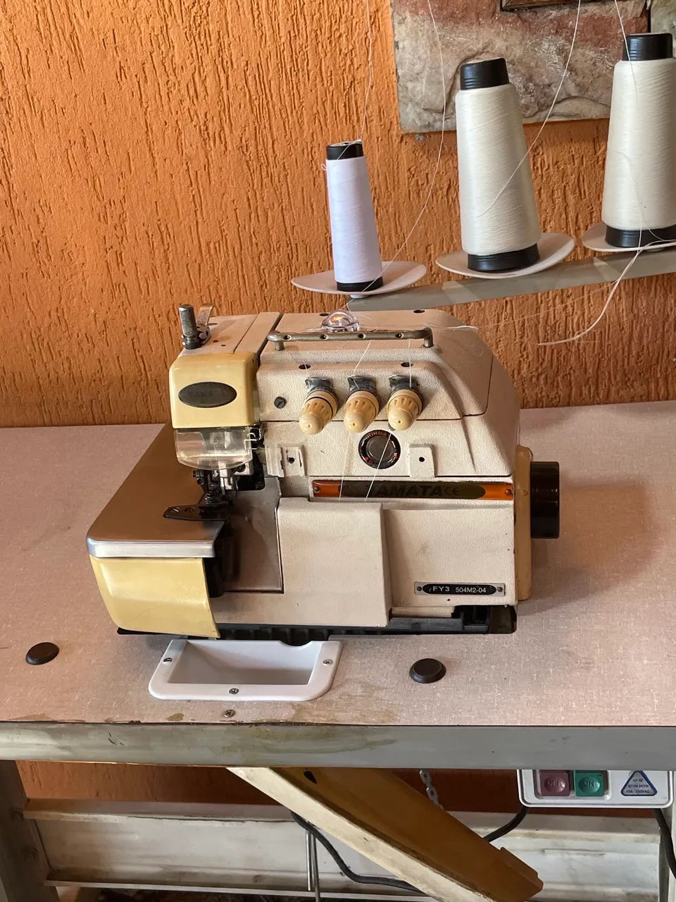 Maquina de costura overloque 