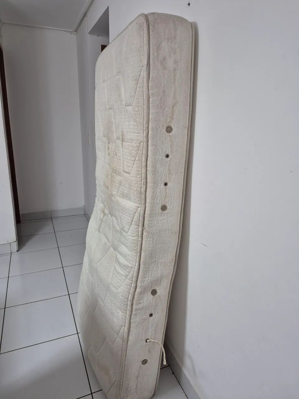 COLCHÃO SOLTEIRO COM BASE