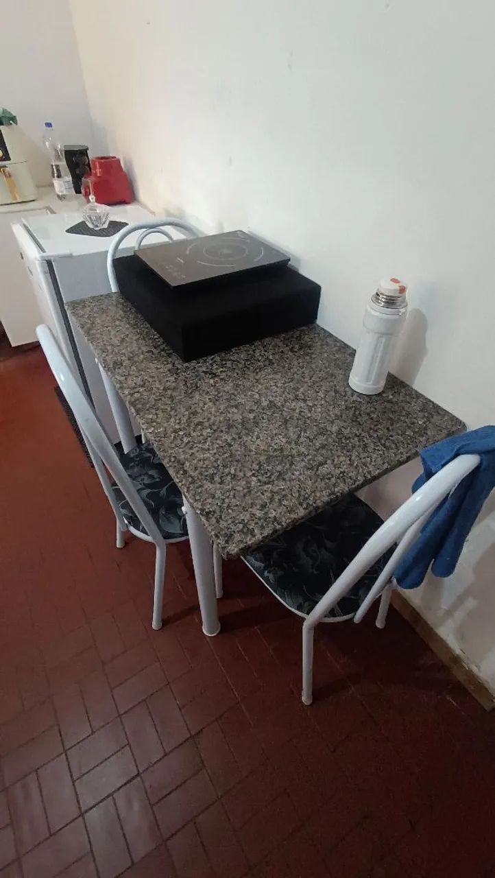 Vendo frigobar de 117litros e mesa com 4 cadeiras  - Foto 3