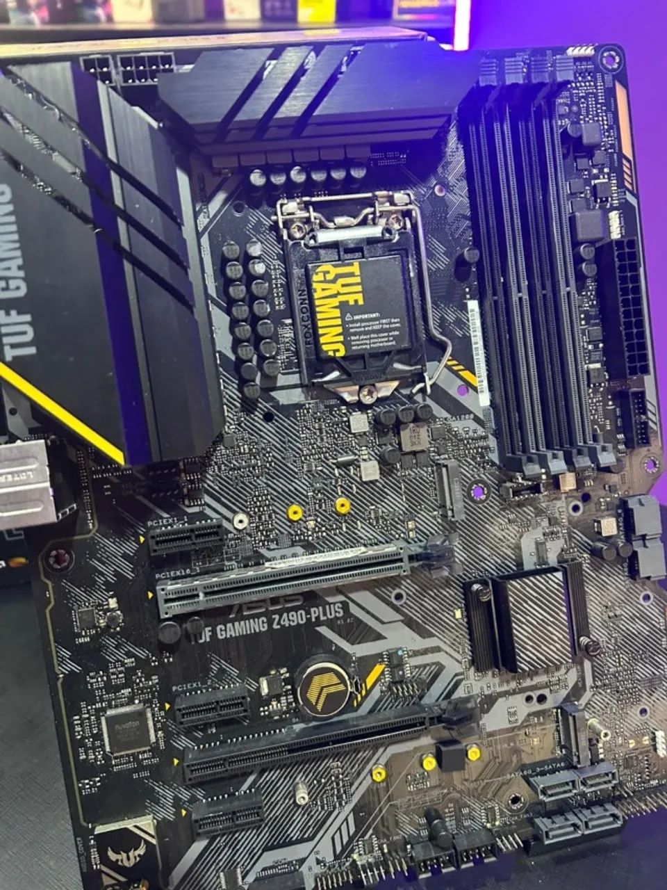 Placa-Mãe ASUS TUF Gaming Z490-Plus - Foto 4