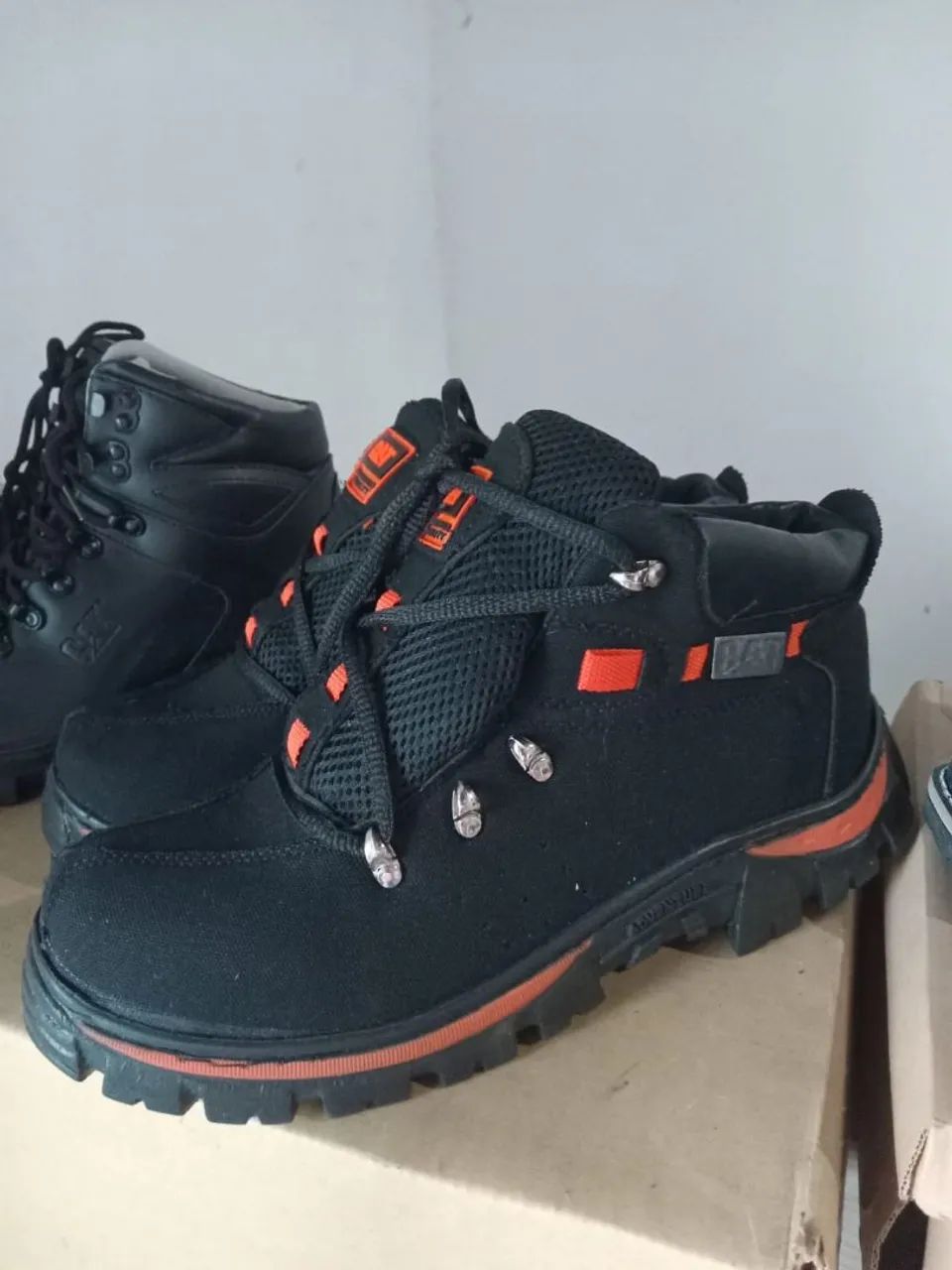 Bota Caterpillar Tam 40 pegar Havan ou posto canaã 
