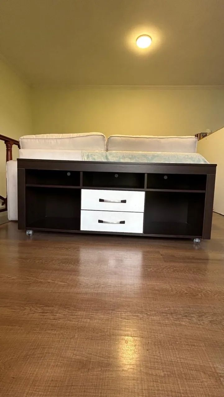 Rack para sala com gavetas e nichos