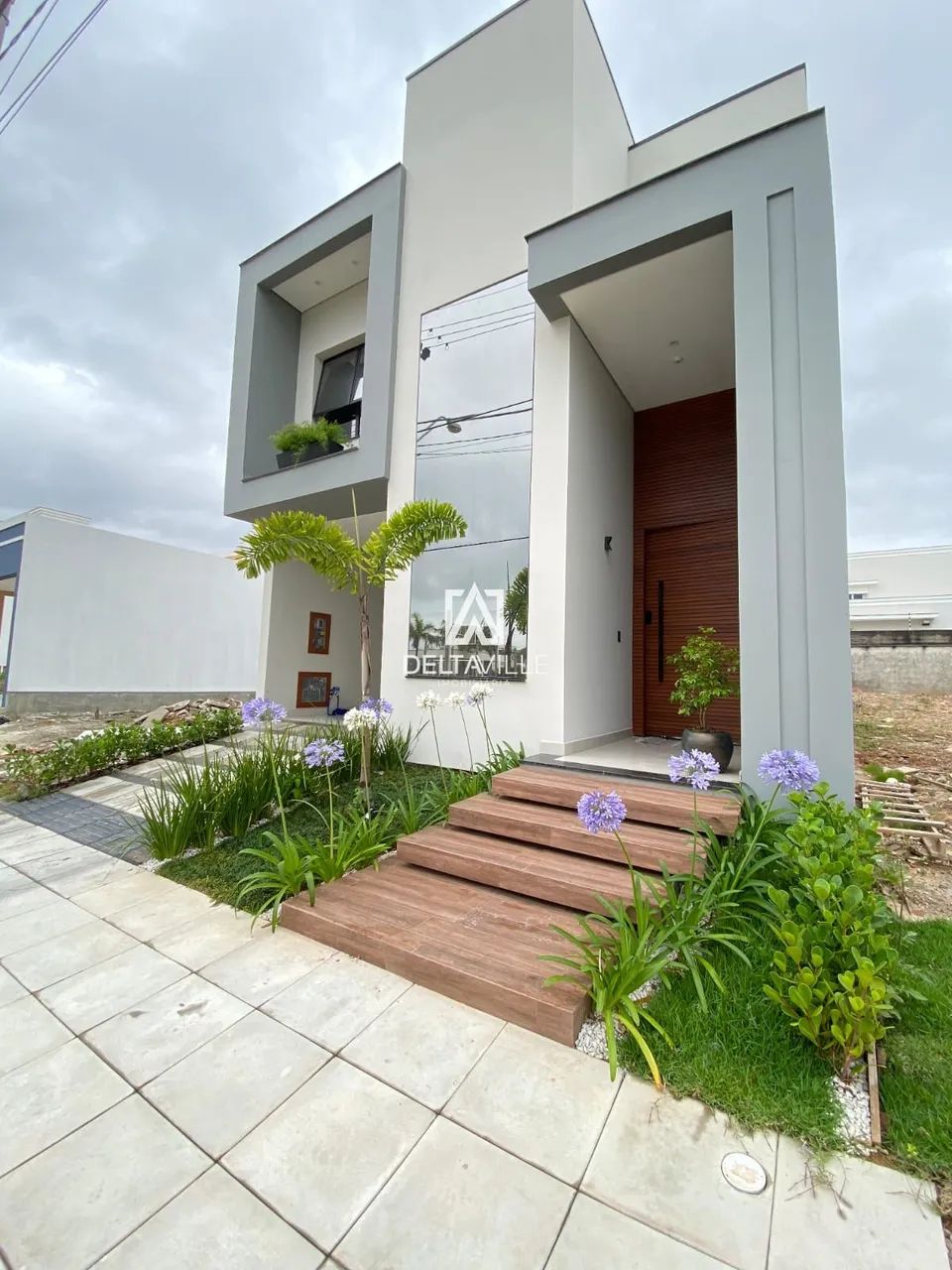 Casa mobiliada no Deltaville com 3 Quartos 1 Suíte e 2 Vagas