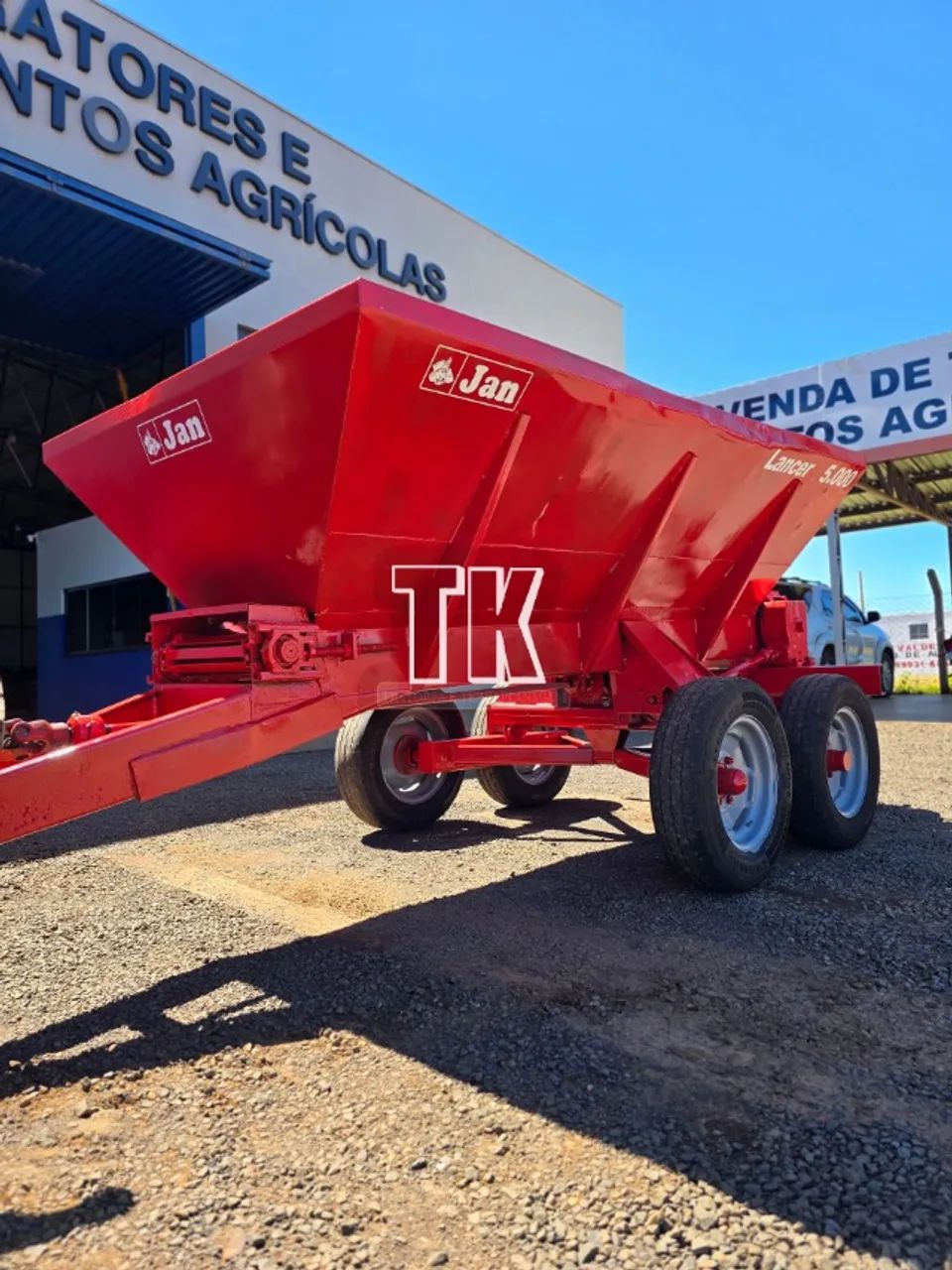 cod. 1390 DISTRIBUIDOR DE CALCARIO JAN LANCER 5.000 KG - Tk Tratores Nova Andradina-MS - Foto 4