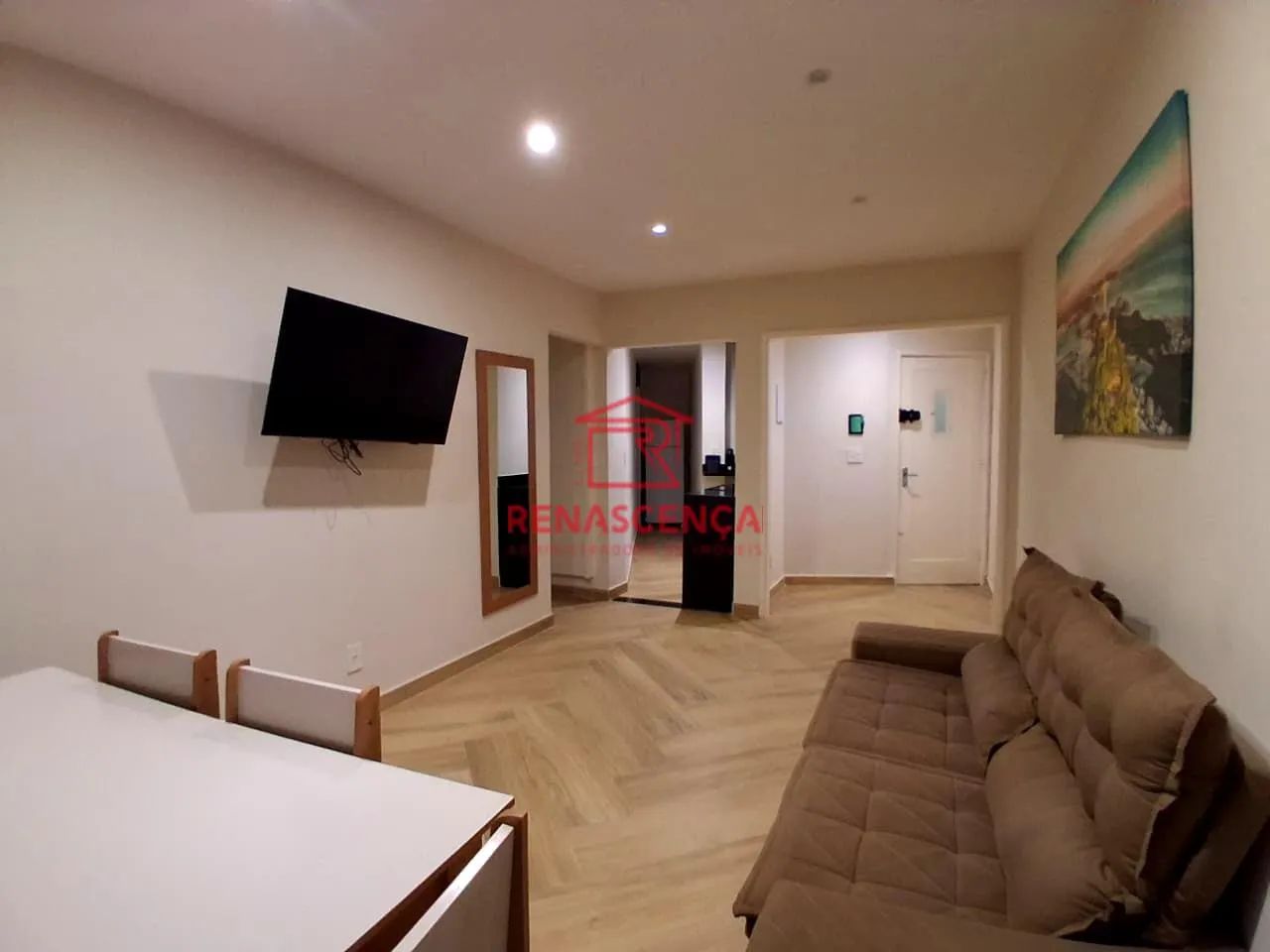 Apartamento Mobiliado na Glória: 2 Quartos com Suíte.