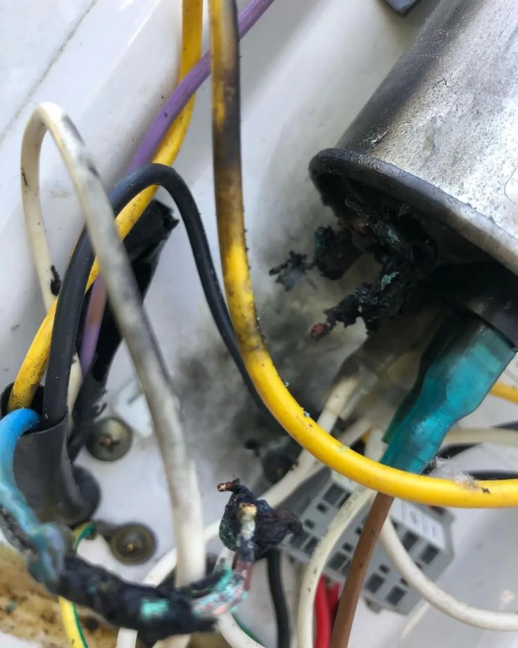 Conserto de ar condicionado 