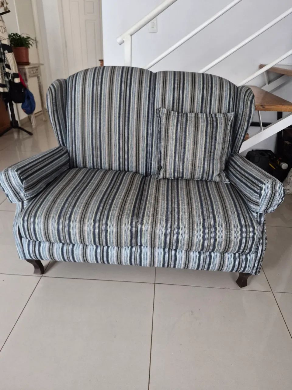 Sofá 2 lugares confortável - 1,25x 75cm R$ 350