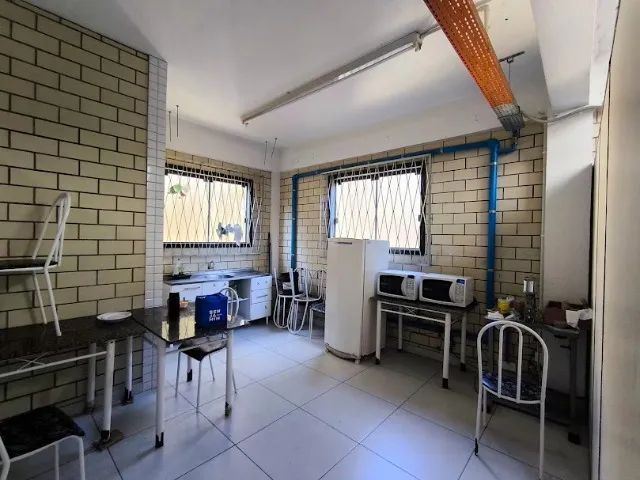 Galpão Pavilhão 680m² lugar calmo bem próximo centro de Criciúma ACEITA imóvel menor valor - Foto 5