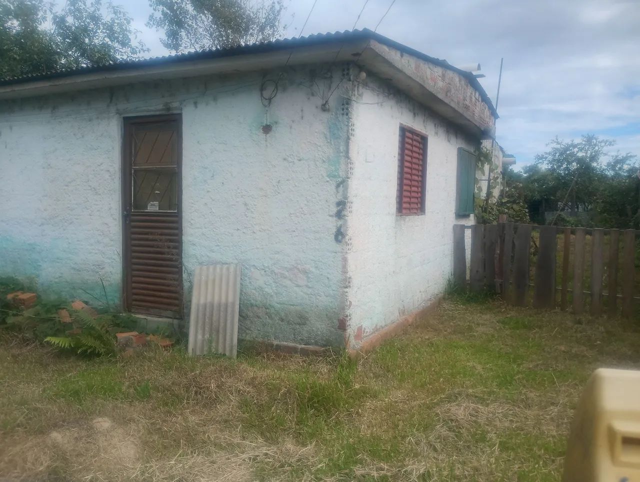 Terreno com casa ótima localização  - Foto 2
