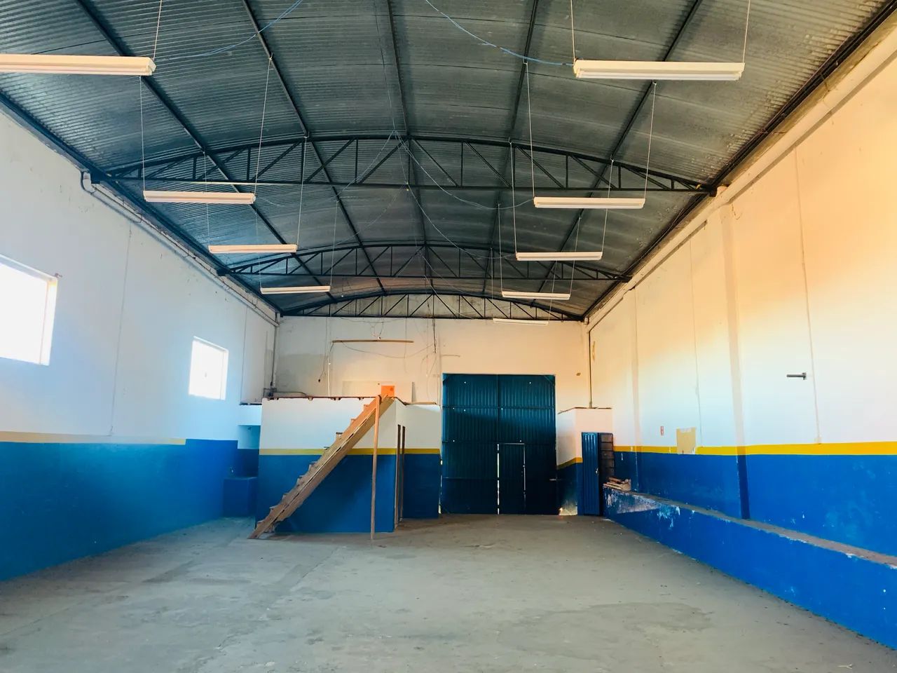 GALPÃO COMERCIAL DE 220 m² - SANTO ANTÔNIO DA PLATINA /PR - - Foto 2