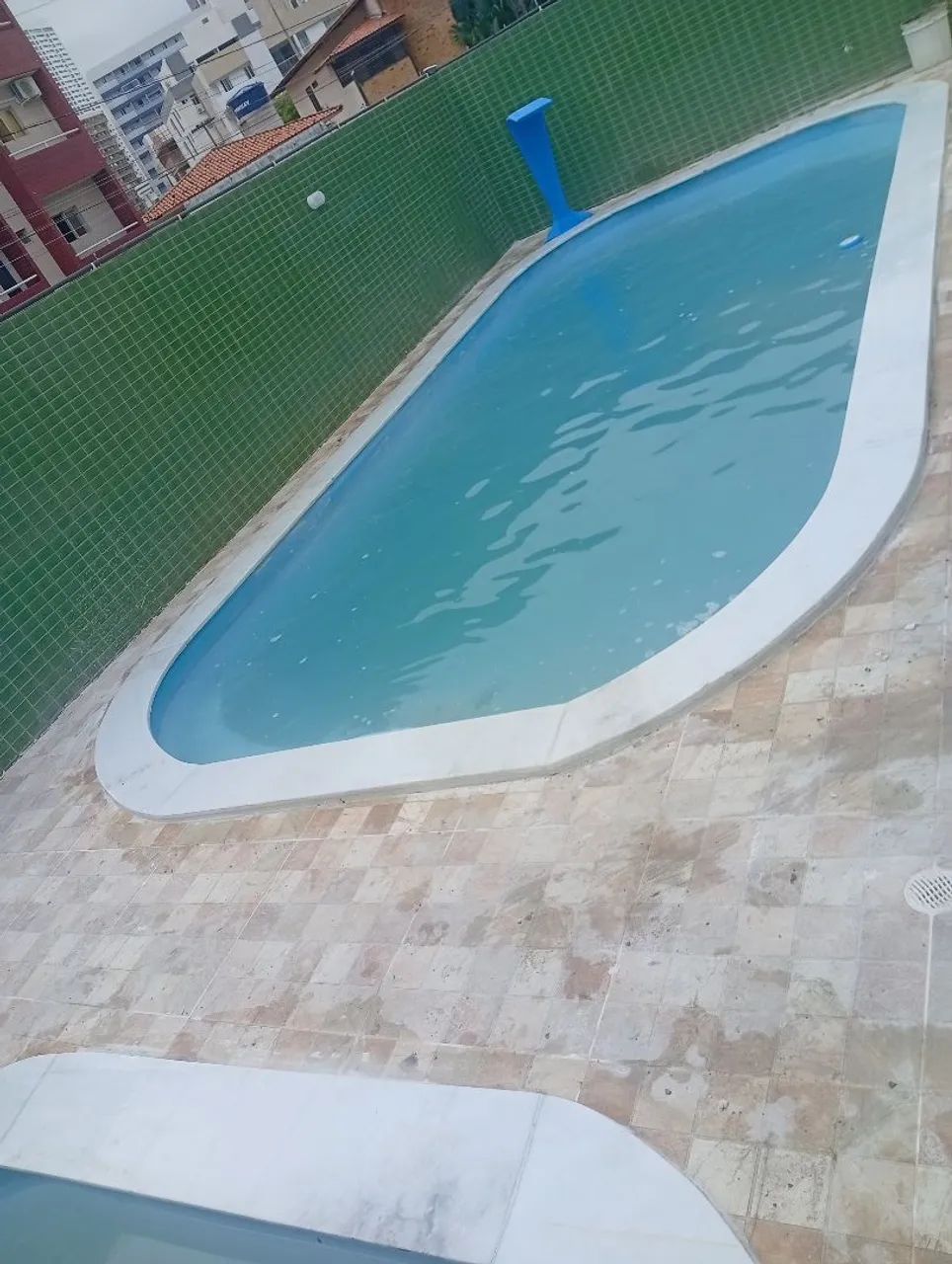 Borda de piscina em mármore branco acetinado  - Foto 3
