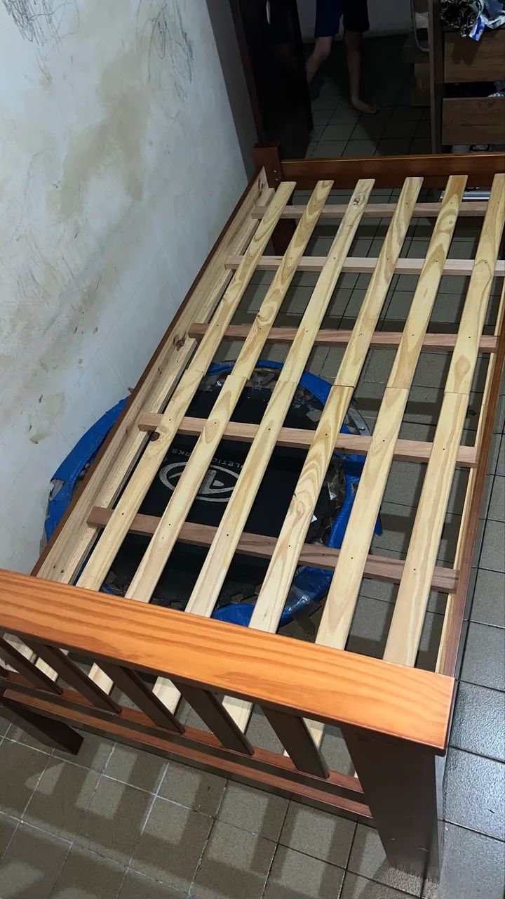 Cama solteir ão de madeira - Foto 2