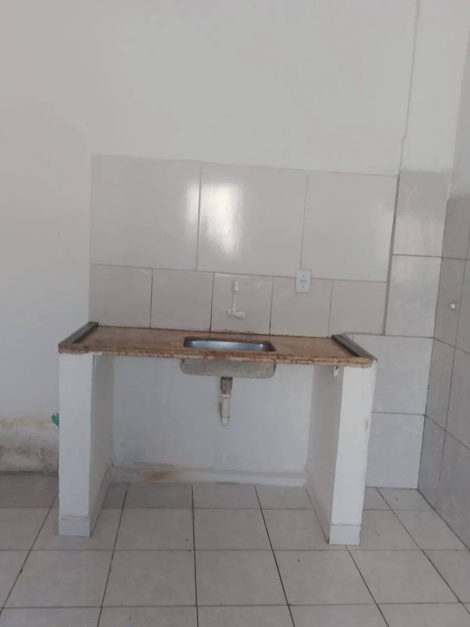 ALUGO KITNET EM VILA VELHA