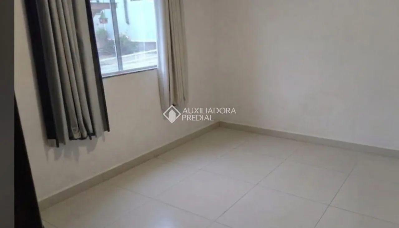 Casa térrea 3 dorm 1 suíte. Mais 2 Aptos 1 dorm cada. - Foto 4