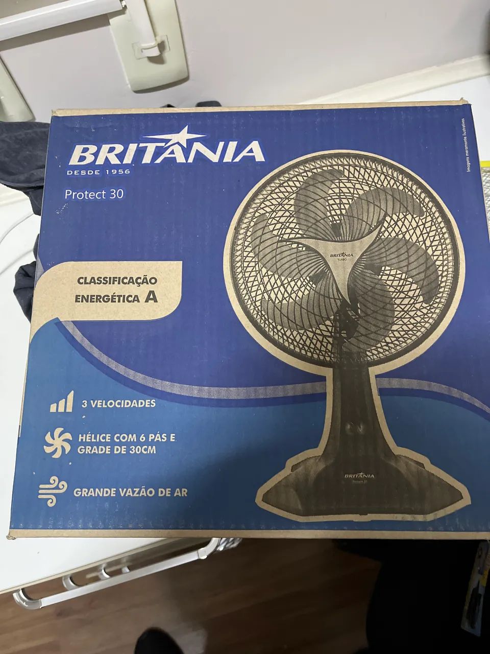 Ventilador de mesa Britânia 30 cm