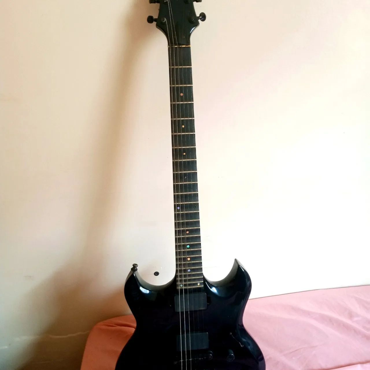Guitarra estilo hardcore 