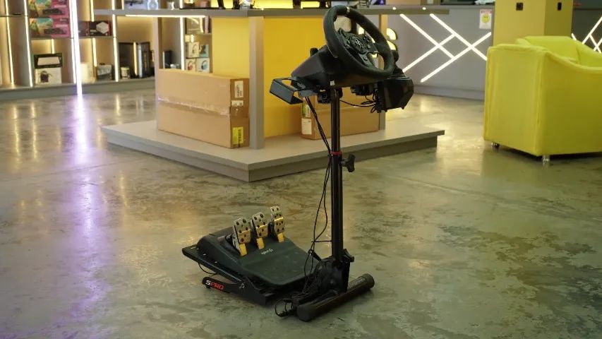 Kit Simracing Seminovo - Logitech G29 Driving Force + Pedais + Câmbio SE + Base Xtreme S P
