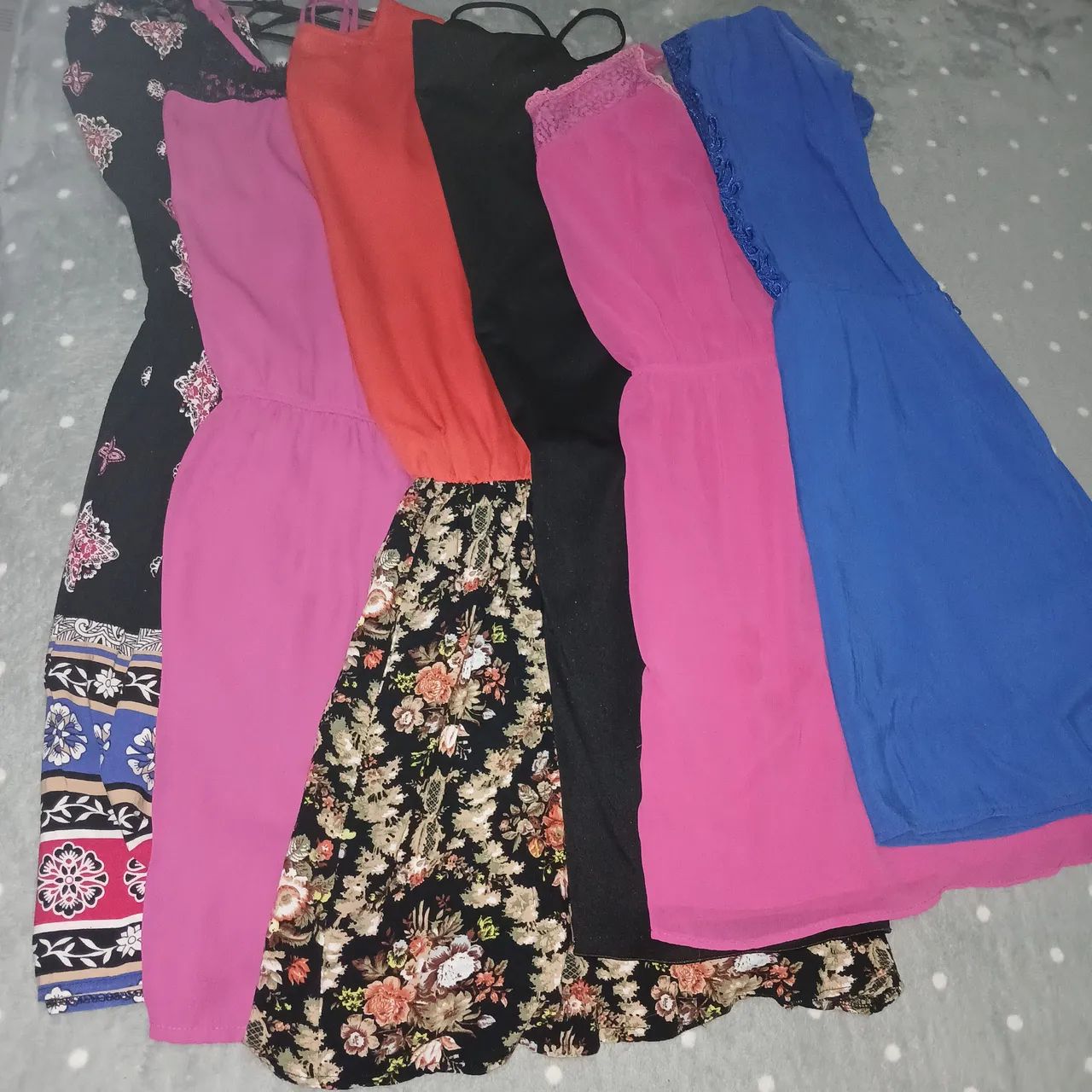 Lote de vestidos para brechó 