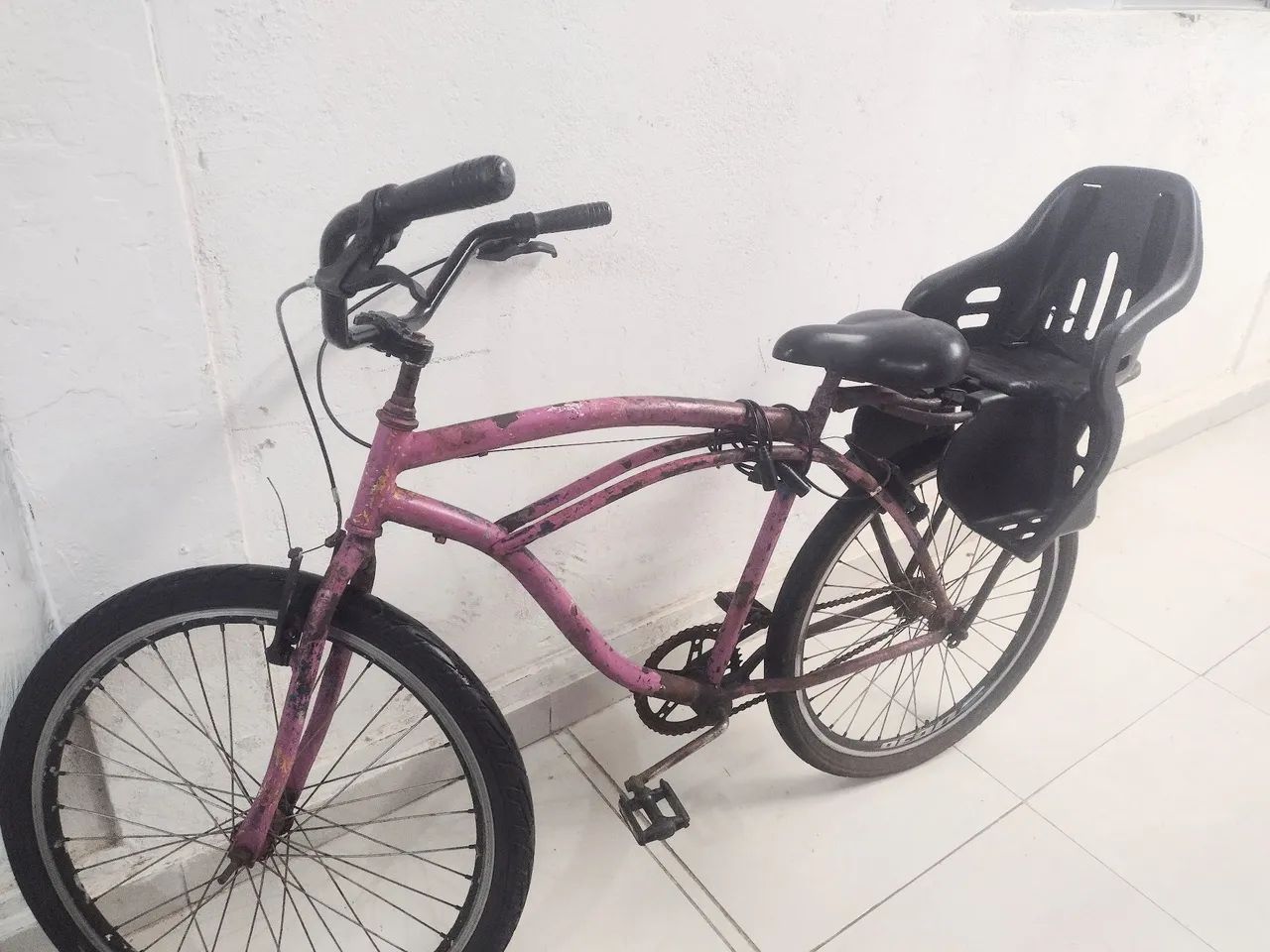 Bicicleta aro 26 mais cadeirinha  - Foto 3