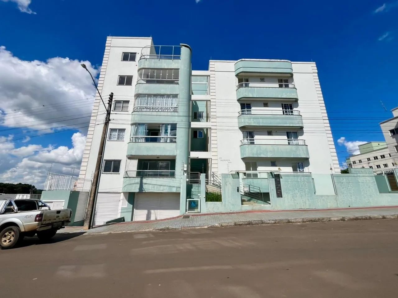 Apartamento à venda e aluguel em Chapecó