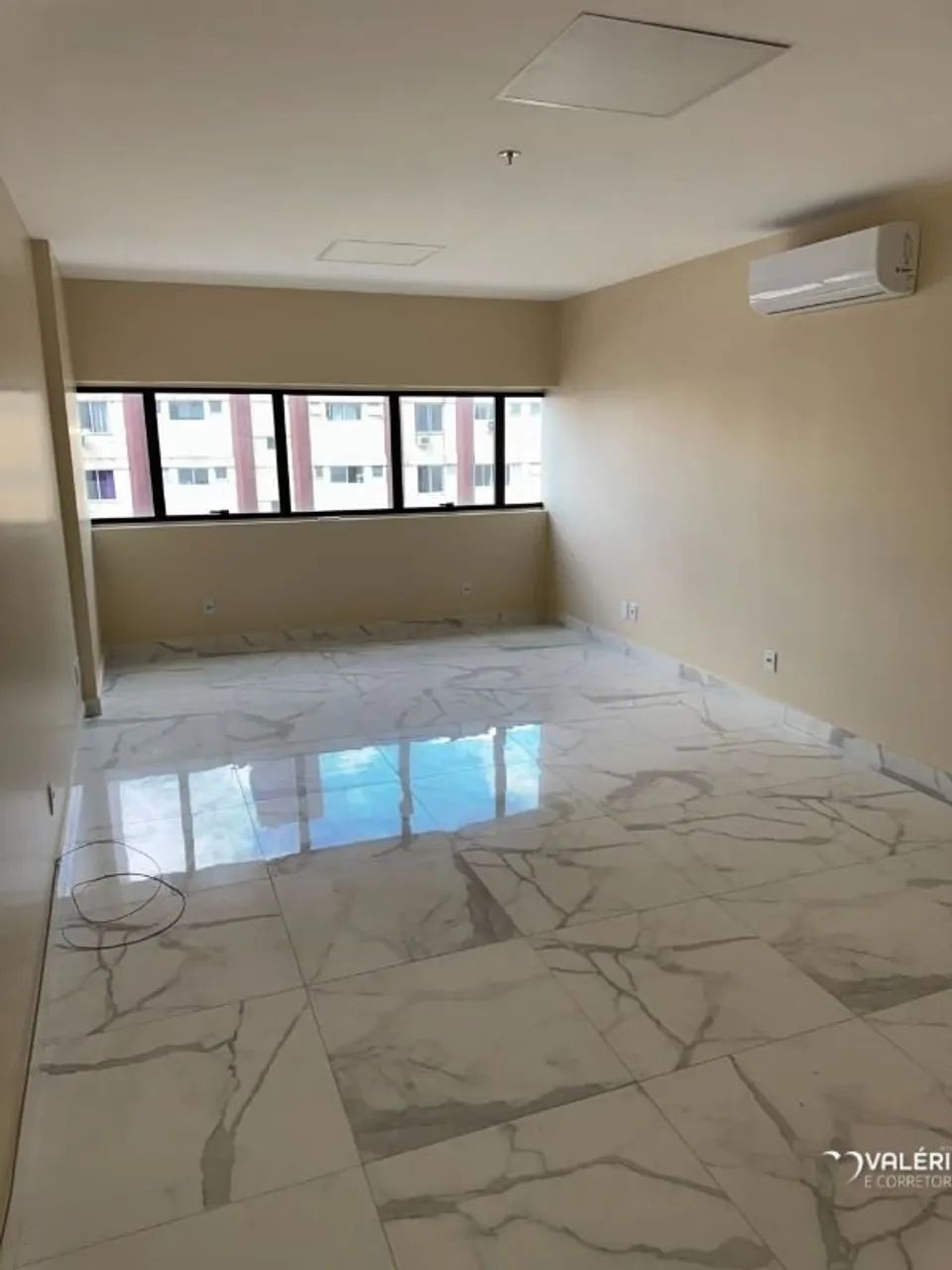 SALA COMERCIAL NO UMARIZAL, 28M²