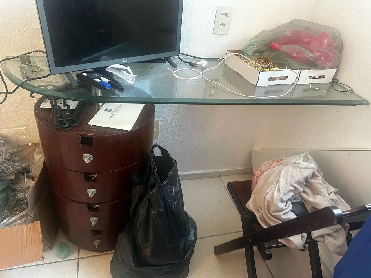 Escrivaninha de vidro 