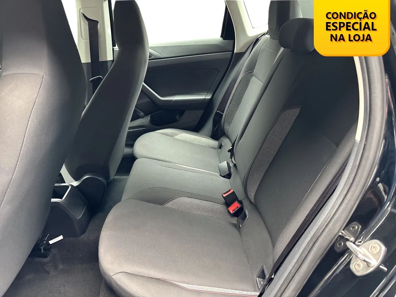 Volkswagen Polo Track 1.0 Flex 12V 5p, foto 11 de 16