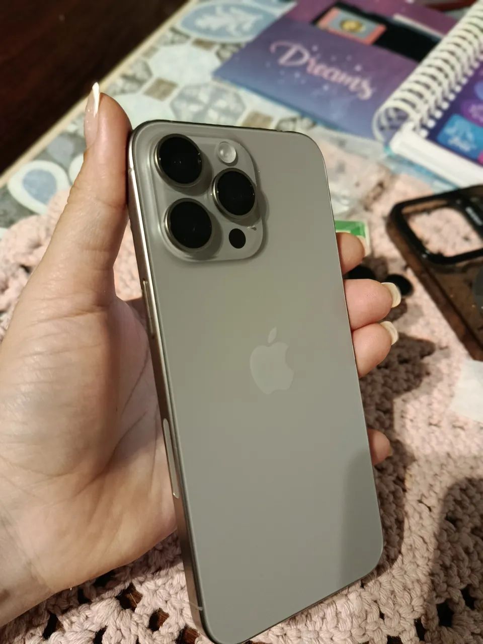 iPhone 15 pro Max Cor natural titanium - Foto 4