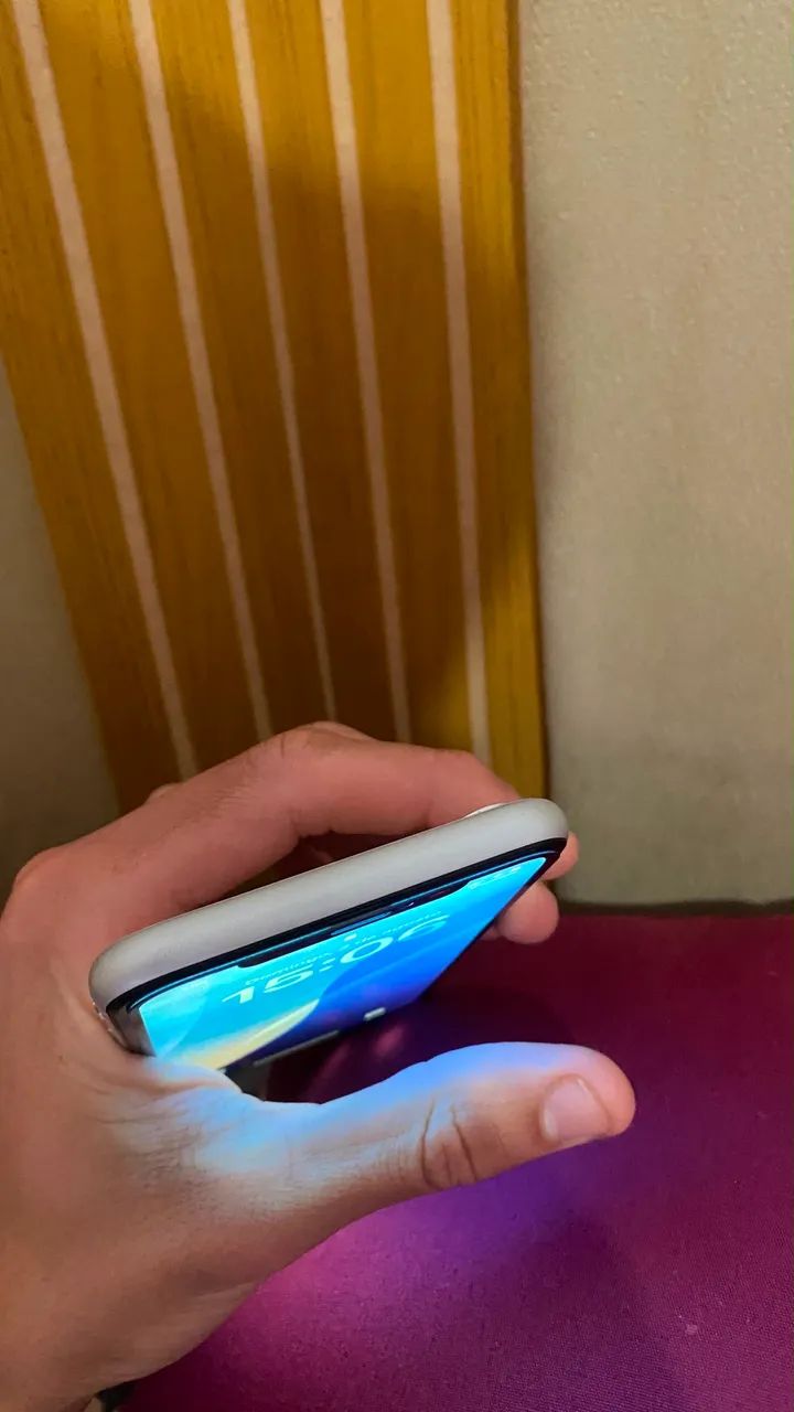 iPhone XR 128gb branco  - Foto 2