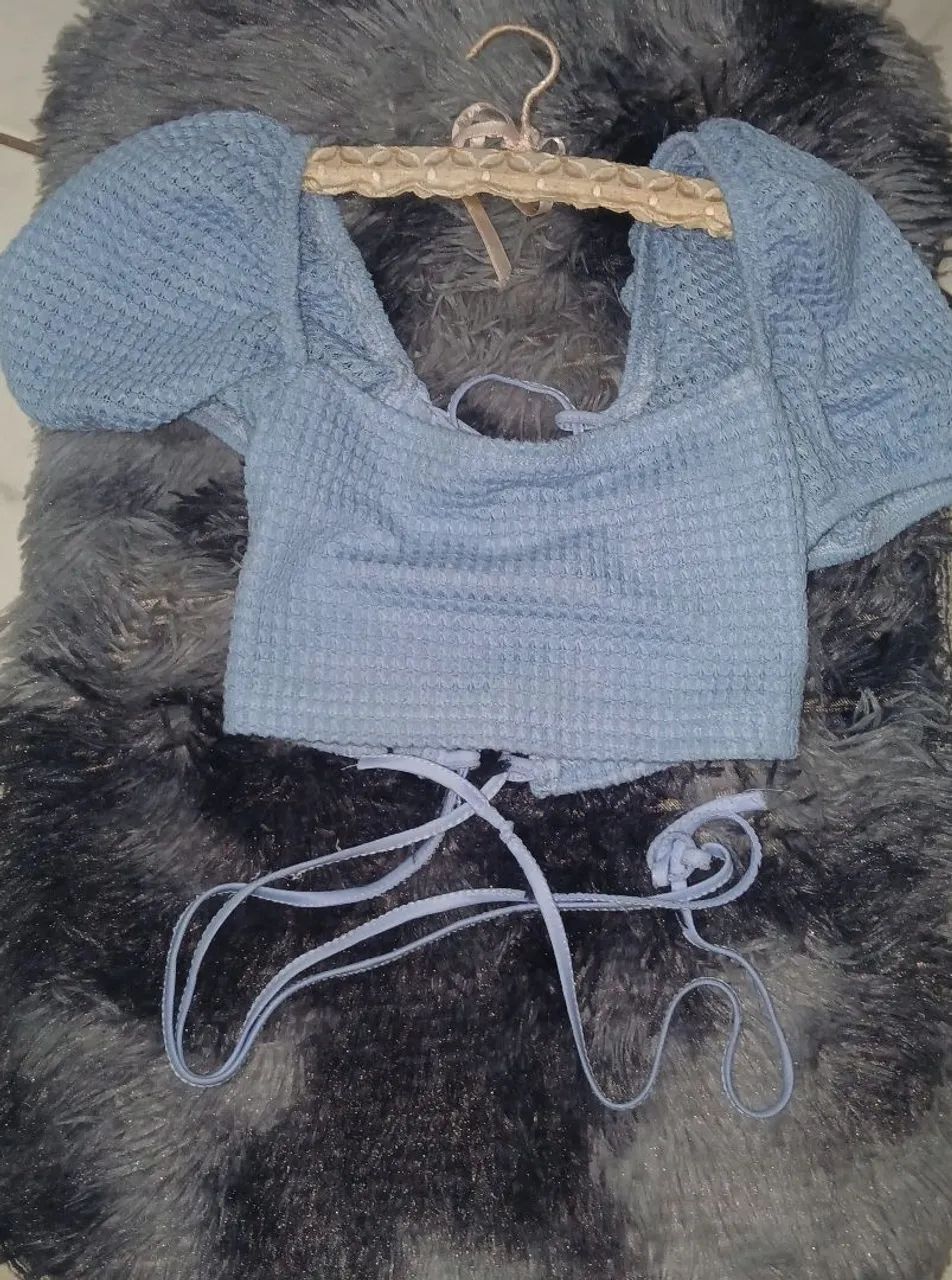 Cropped de manga bufante Azul bebê 
