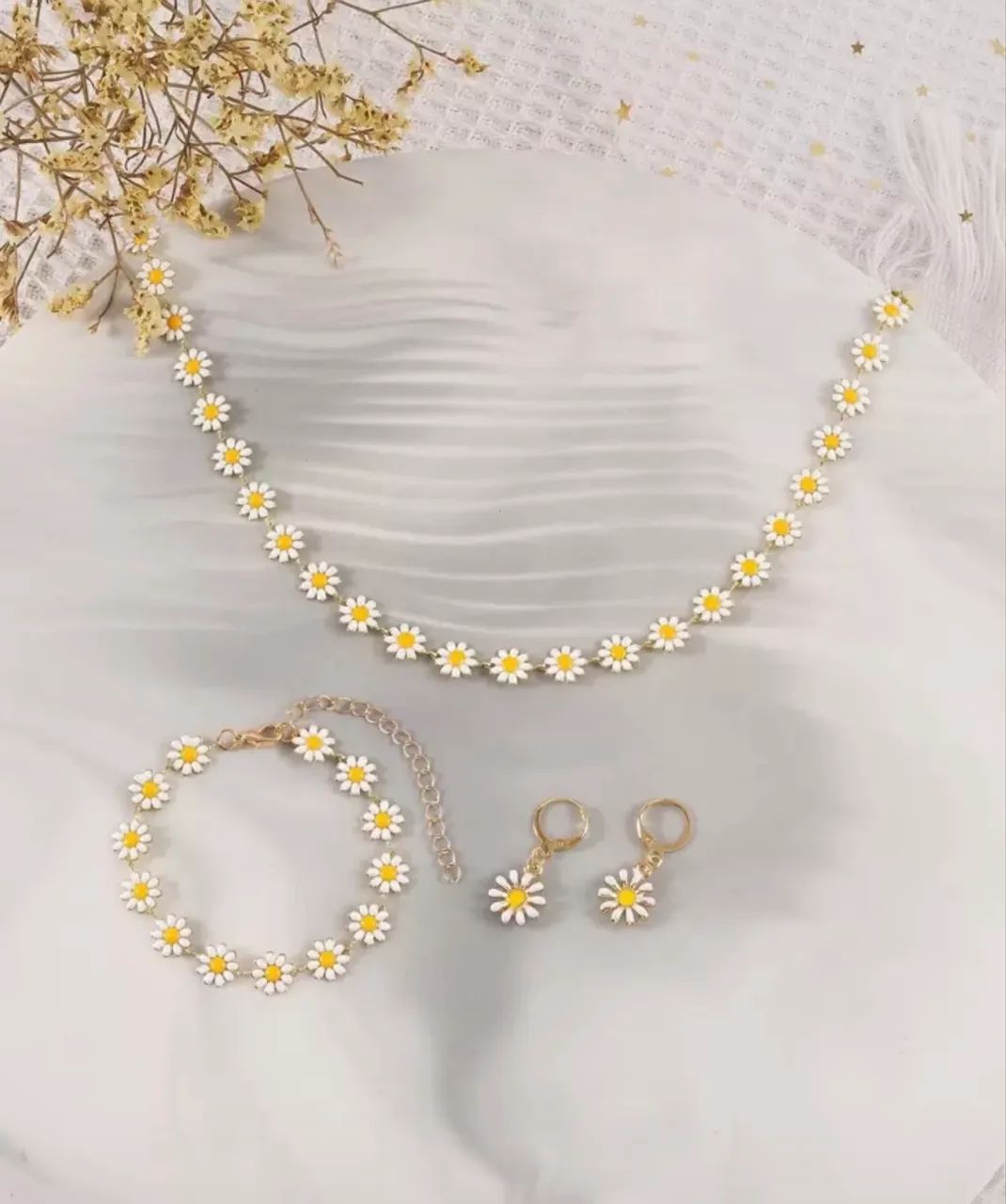 Conjunto colar pulseira e brinco Margarida 