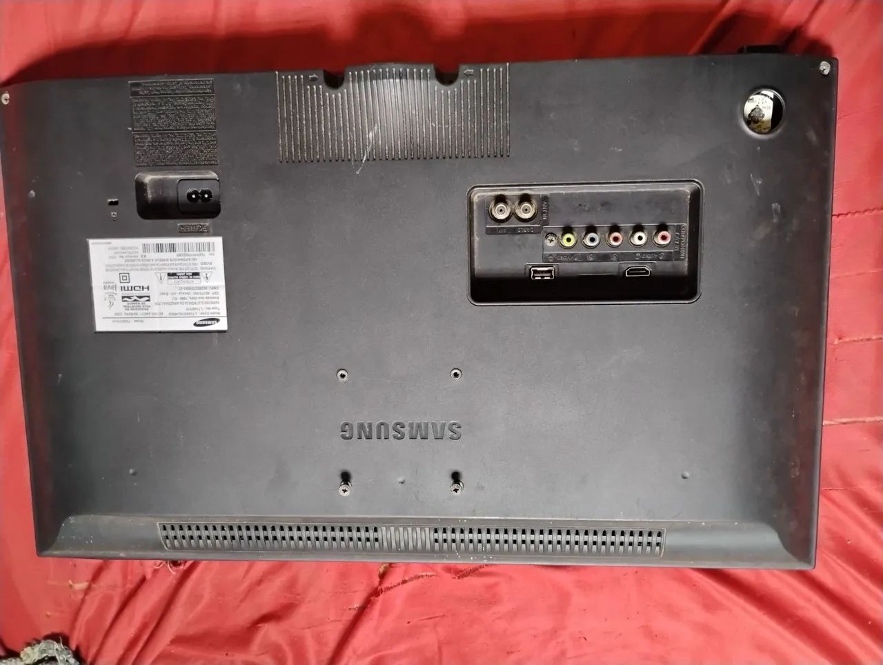 2 TVs, Para Retiradas de peças  - Foto 3