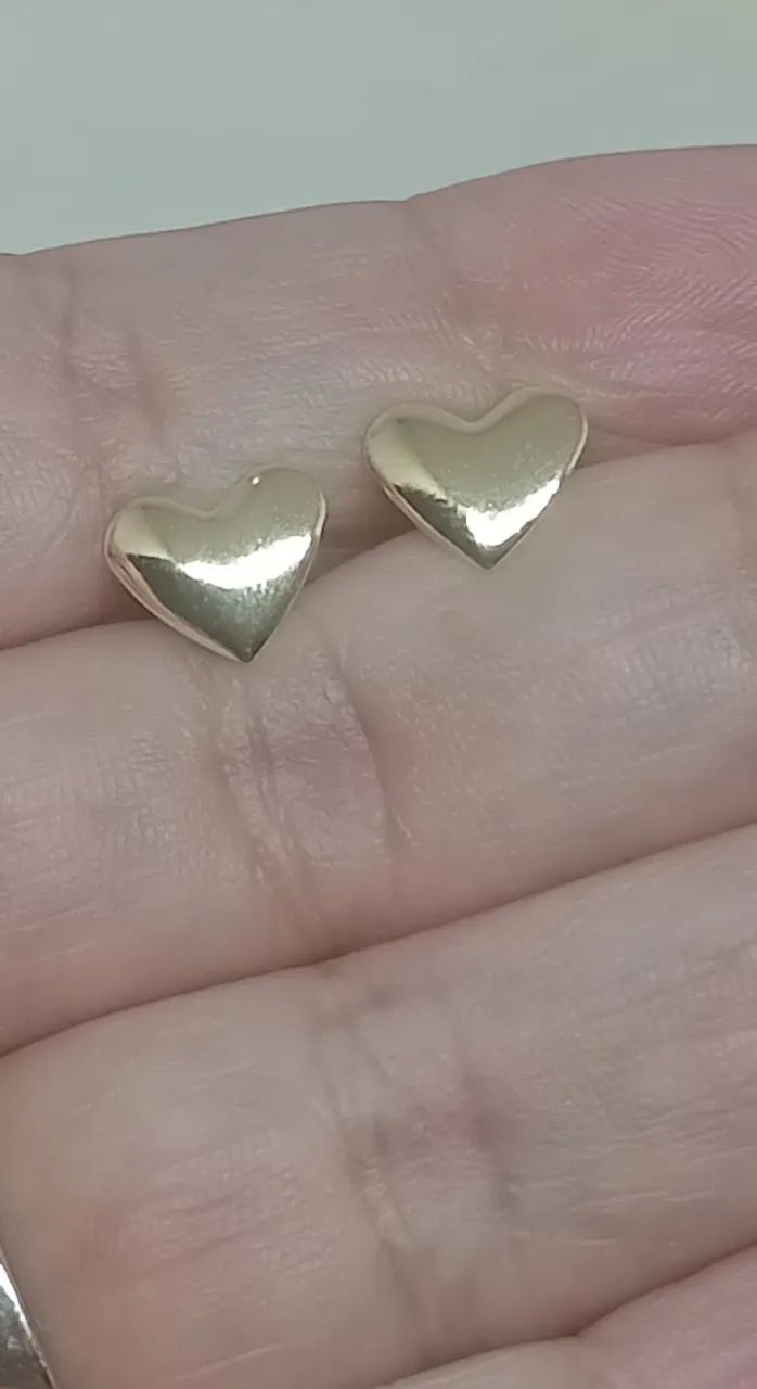 Brinco coração banhado a ouro pequeno