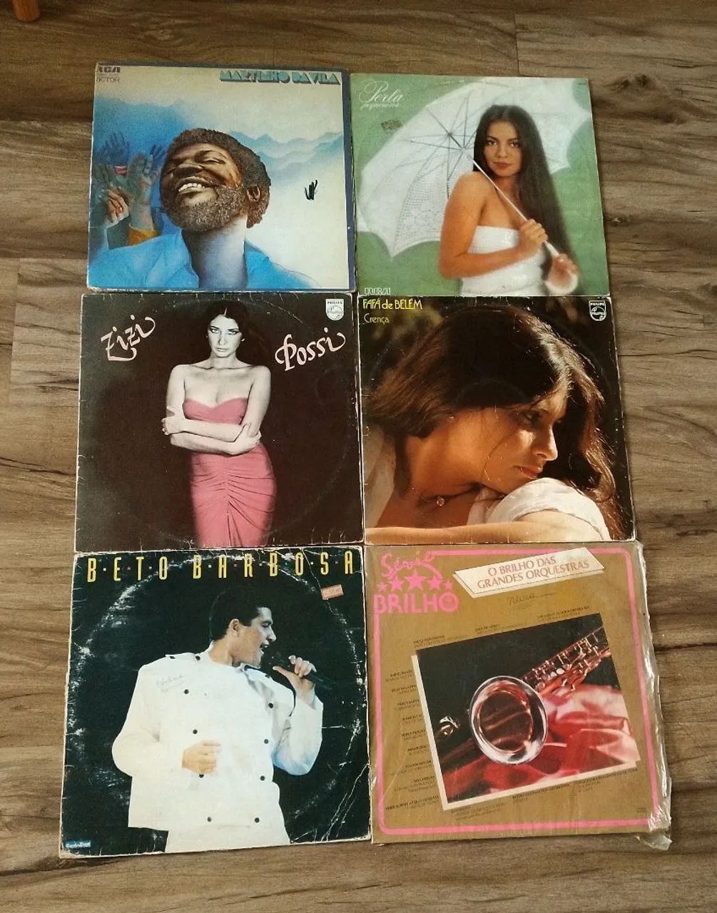 Lote com seis [06] discos de vinil 