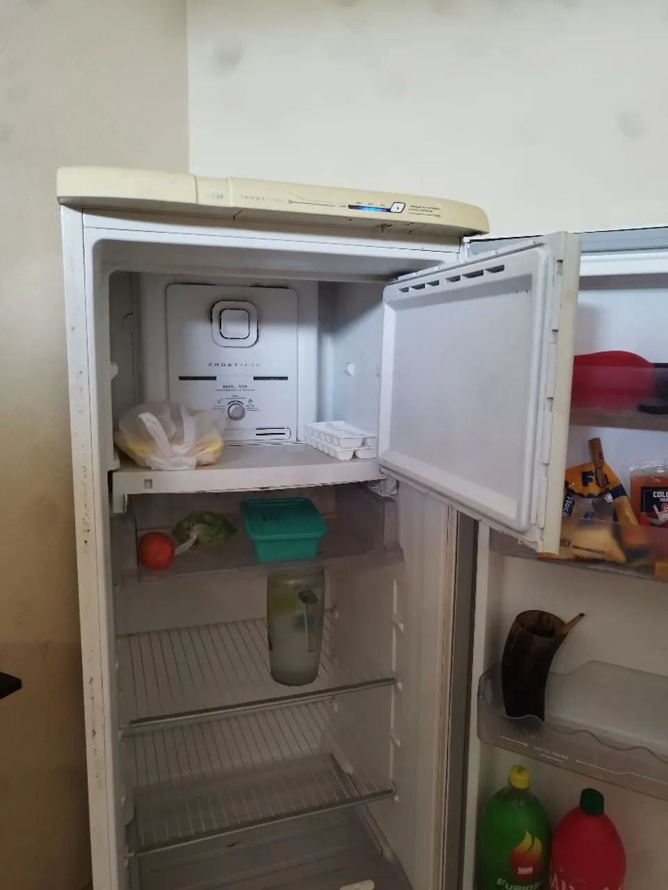 Vendo geladeira Eletrolux 