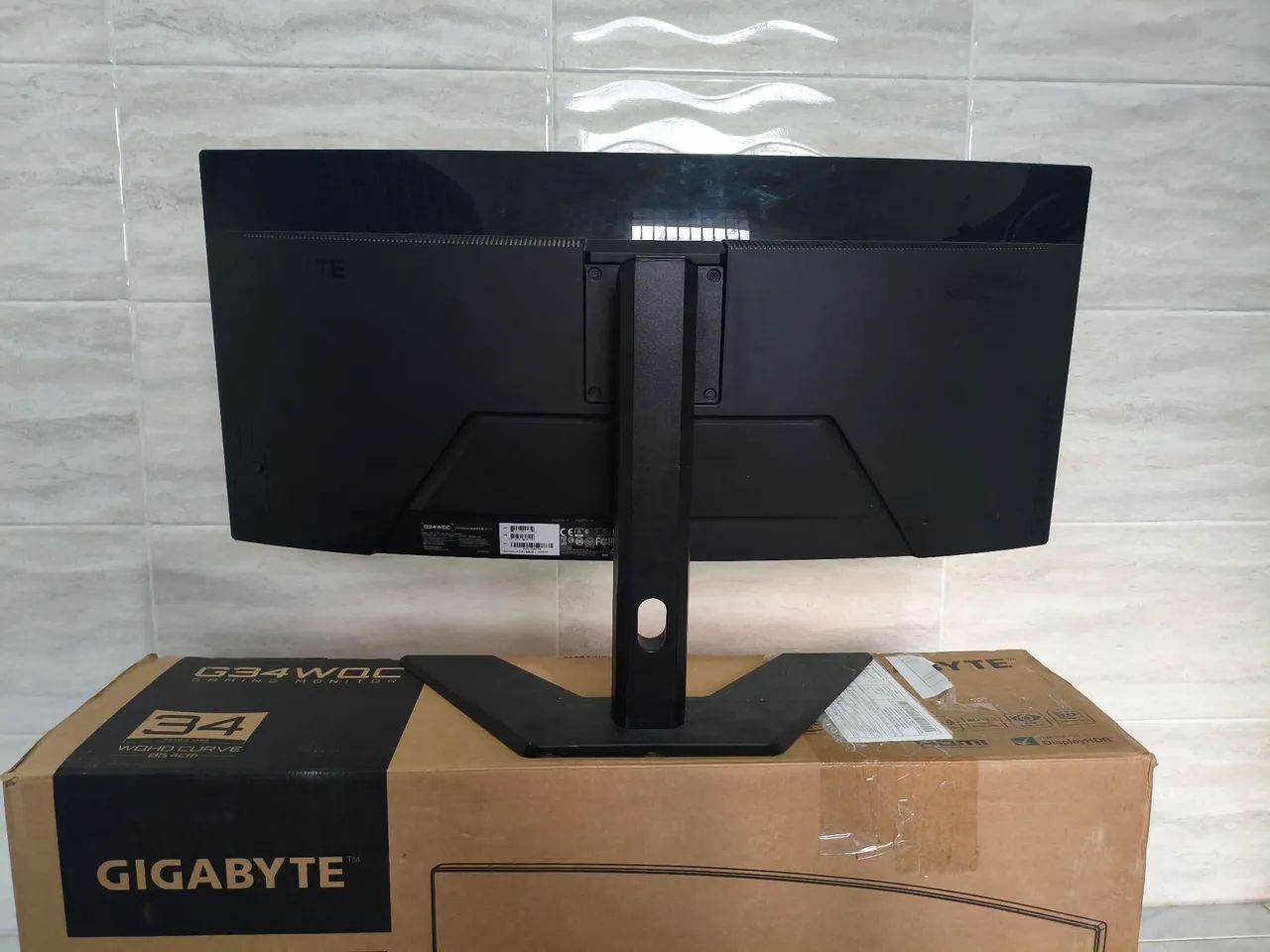 Monitor 34 ultrawide Gigabyte com defeito - Foto 2